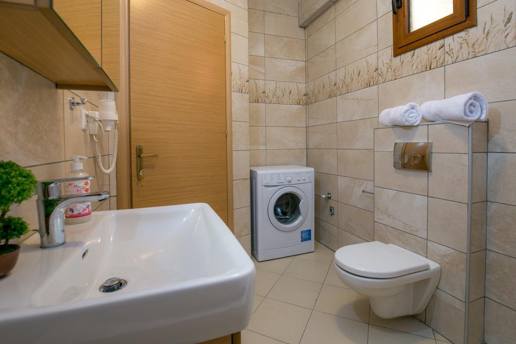 Aphrodite Villas Koinira Buitenkant foto