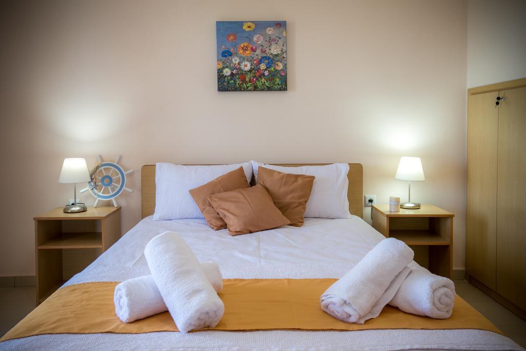 Aphrodite Villas Koinira Buitenkant foto