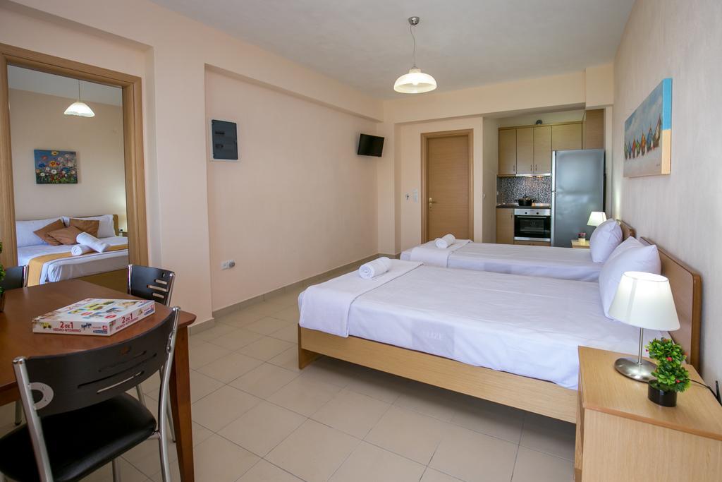 Aphrodite Villas Koinira Buitenkant foto